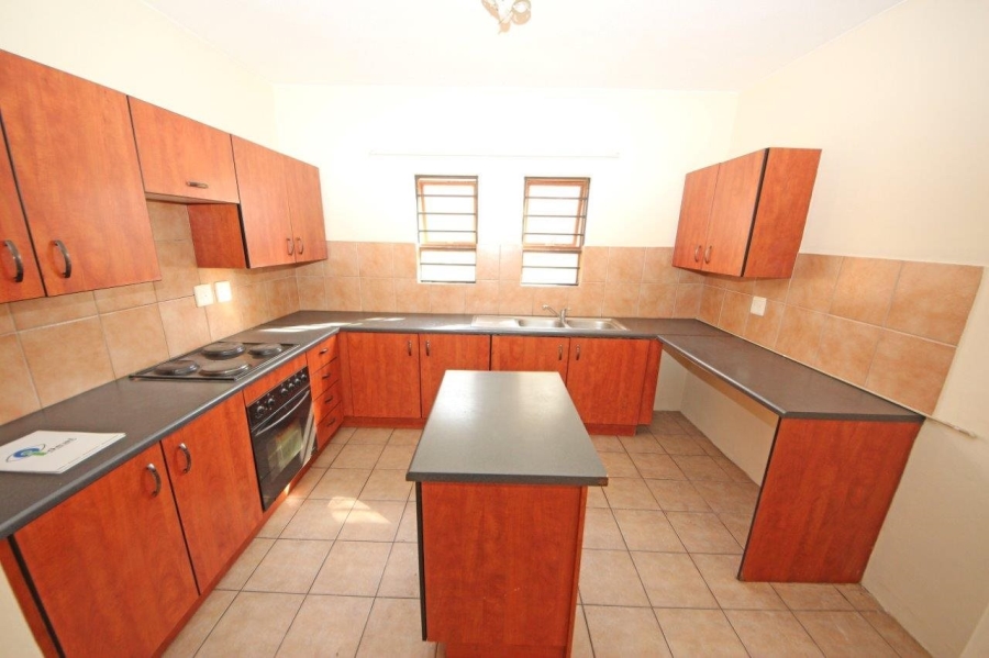 2 Bedroom Property for Sale in Erand Gardens Gauteng