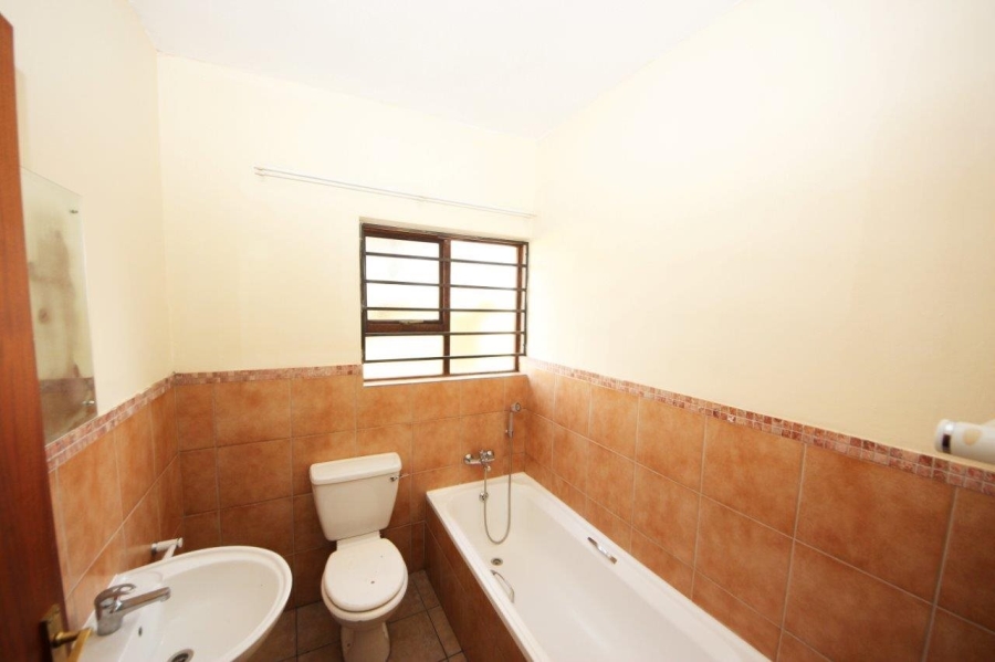 2 Bedroom Property for Sale in Erand Gardens Gauteng