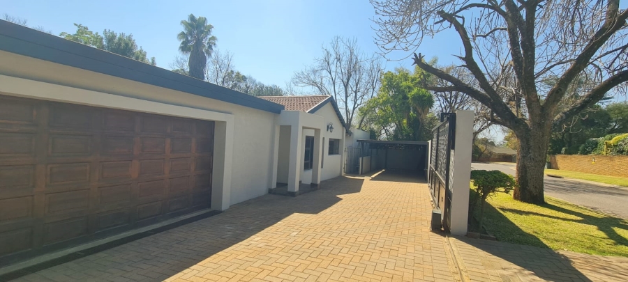 4 Bedroom Property for Sale in Garsfontein Gauteng