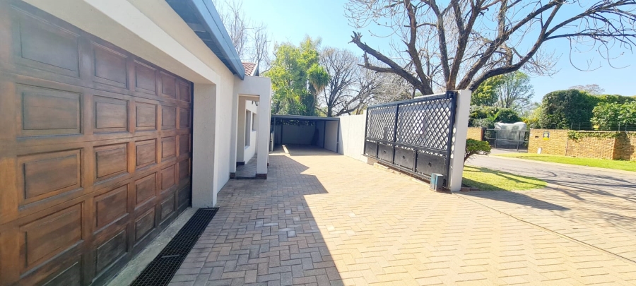 4 Bedroom Property for Sale in Garsfontein Gauteng