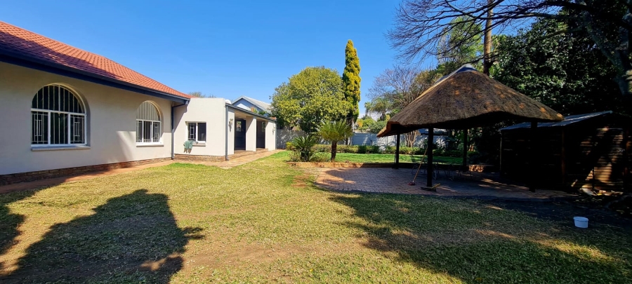4 Bedroom Property for Sale in Garsfontein Gauteng
