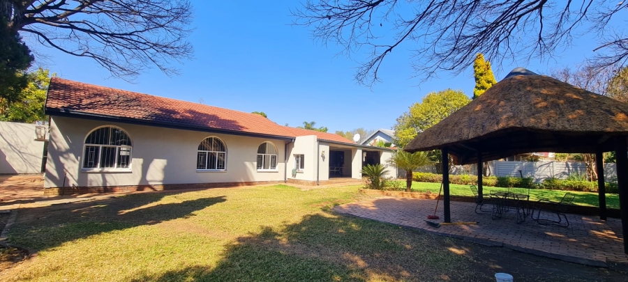 4 Bedroom Property for Sale in Garsfontein Gauteng