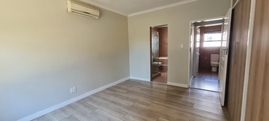 4 Bedroom Property for Sale in Garsfontein Gauteng