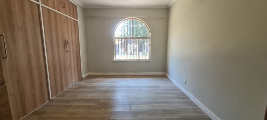 4 Bedroom Property for Sale in Garsfontein Gauteng
