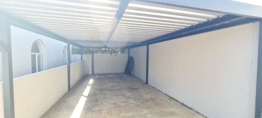 4 Bedroom Property for Sale in Garsfontein Gauteng