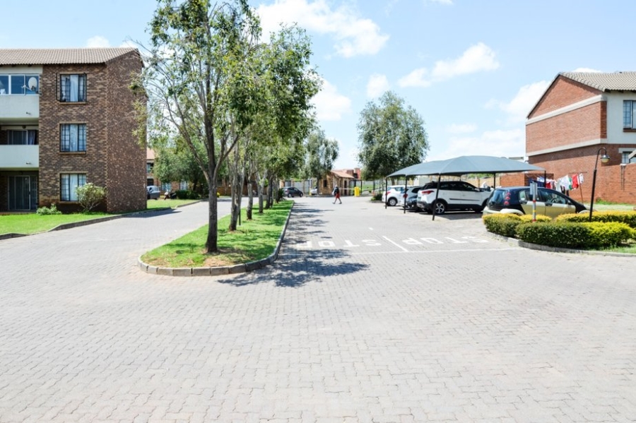 1 Bedroom Property for Sale in Sagewood Gauteng