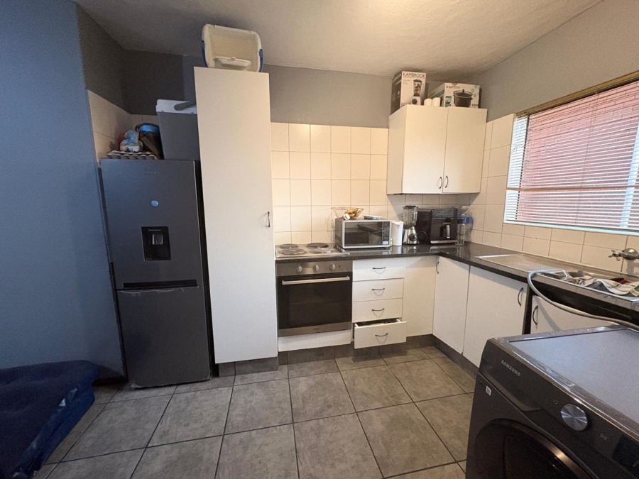  Bedroom Property for Sale in Halfway Gardens Gauteng