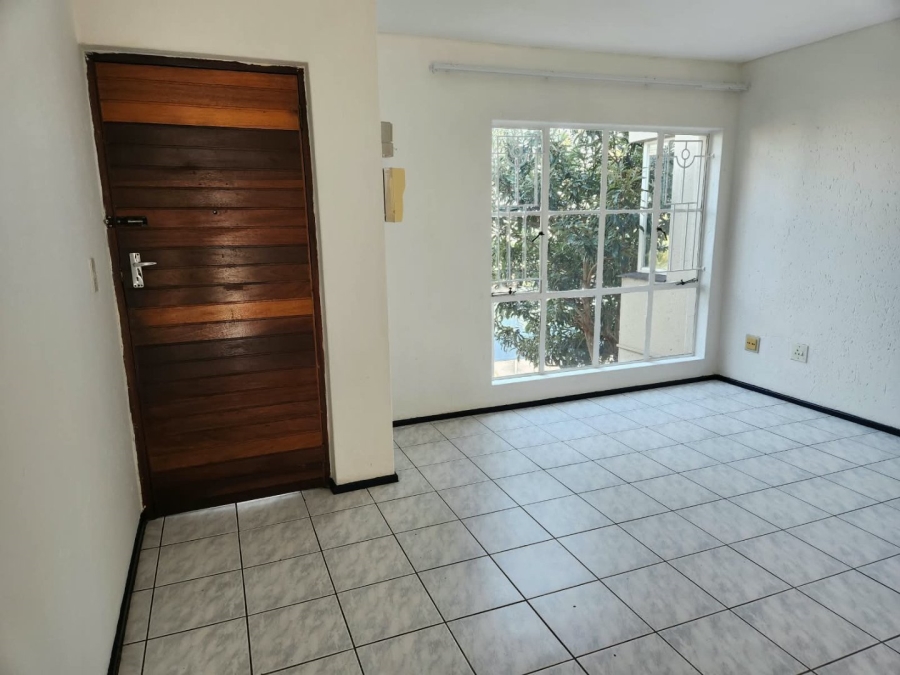 To Let 2 Bedroom Property for Rent in Ridgeway Gauteng