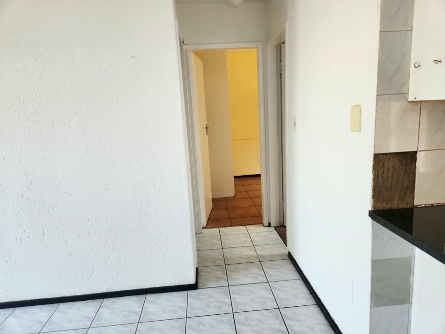 To Let 2 Bedroom Property for Rent in Ridgeway Gauteng