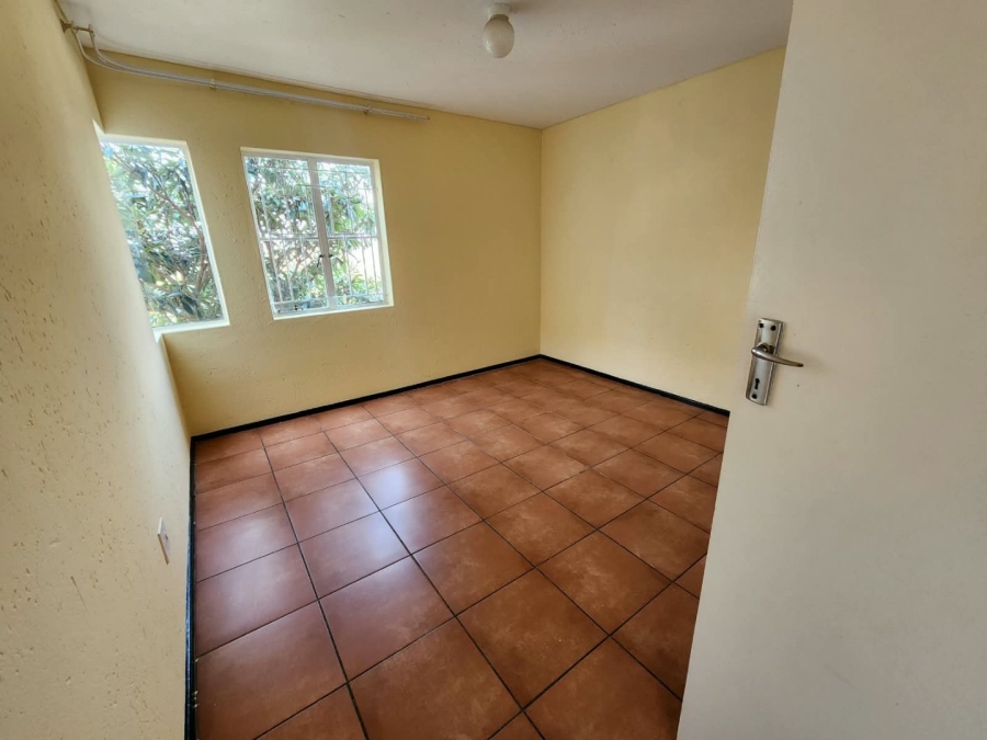 To Let 2 Bedroom Property for Rent in Ridgeway Gauteng