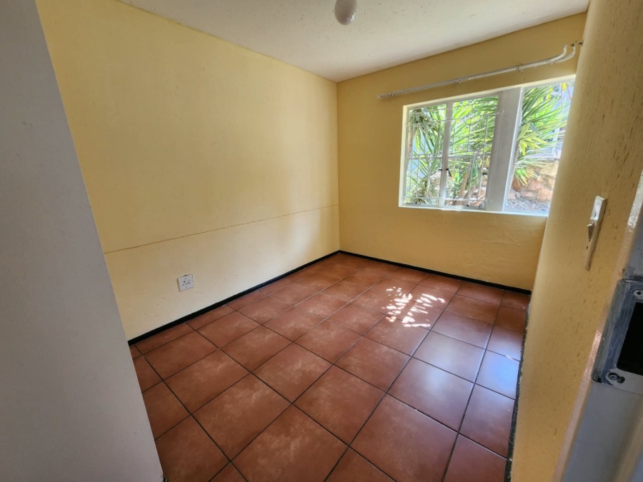 To Let 2 Bedroom Property for Rent in Ridgeway Gauteng