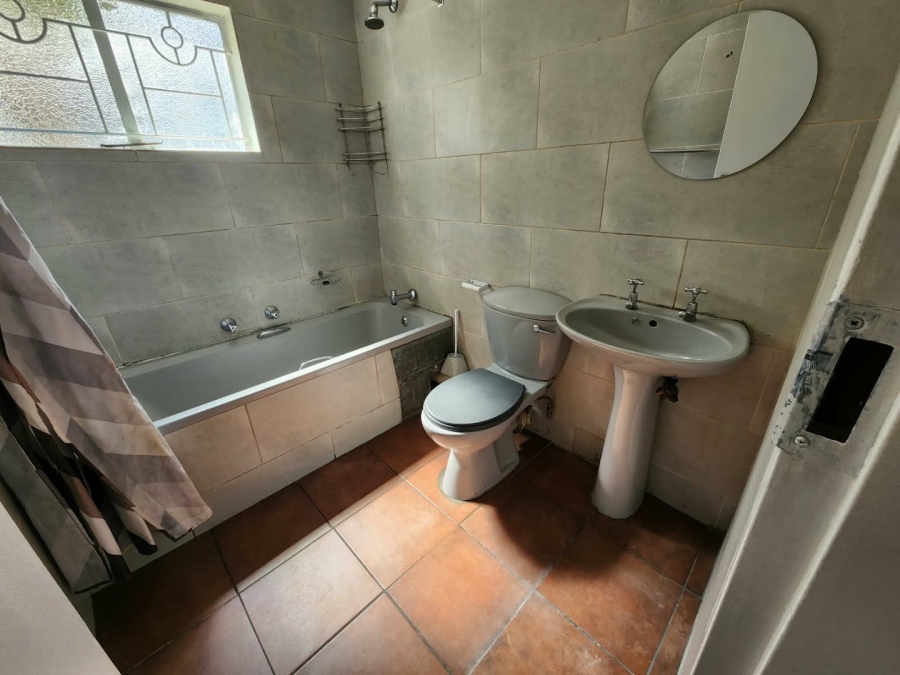 To Let 2 Bedroom Property for Rent in Ridgeway Gauteng