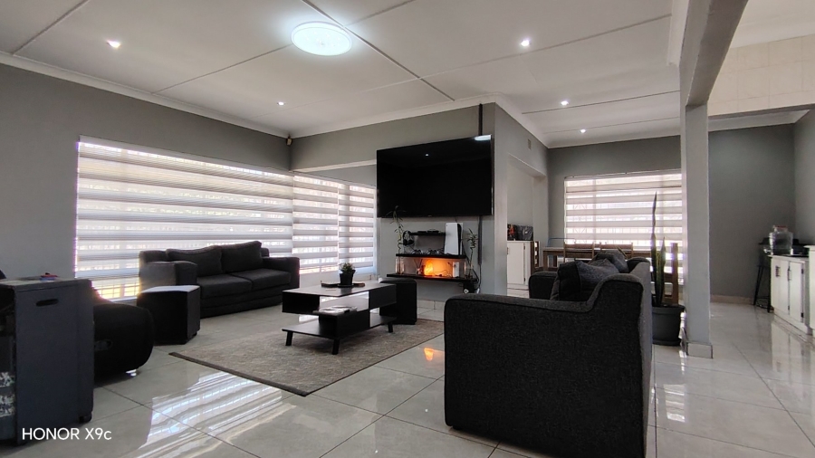 4 Bedroom Property for Sale in Risiville Gauteng