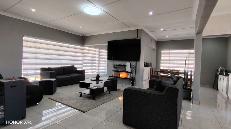 4 Bedroom Property for Sale in Risiville Gauteng