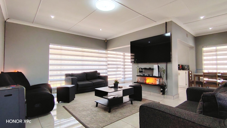4 Bedroom Property for Sale in Risiville Gauteng