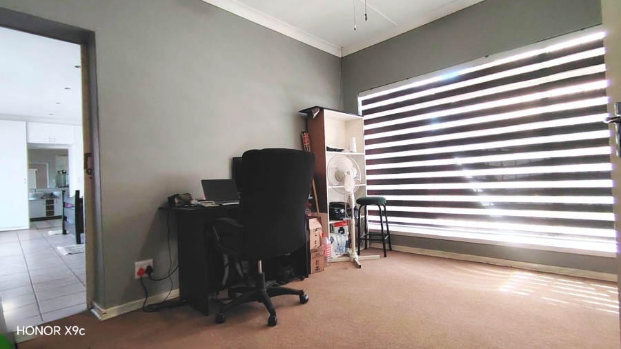 4 Bedroom Property for Sale in Risiville Gauteng