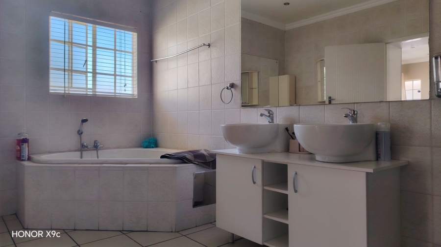 4 Bedroom Property for Sale in Risiville Gauteng