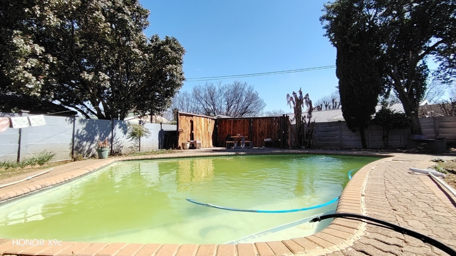 4 Bedroom Property for Sale in Risiville Gauteng