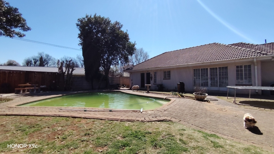 4 Bedroom Property for Sale in Risiville Gauteng