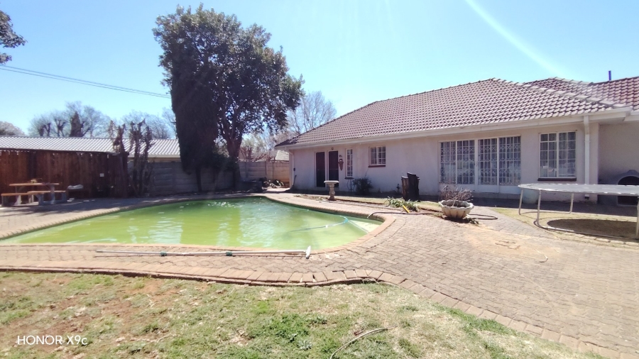 4 Bedroom Property for Sale in Risiville Gauteng