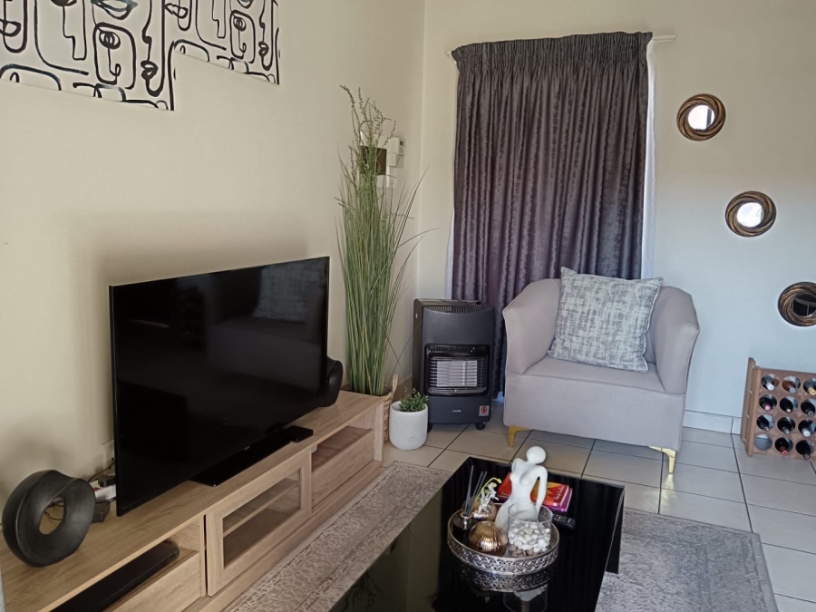 To Let 2 Bedroom Property for Rent in Kosmosdal Gauteng
