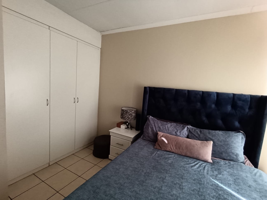 To Let 2 Bedroom Property for Rent in Kosmosdal Gauteng