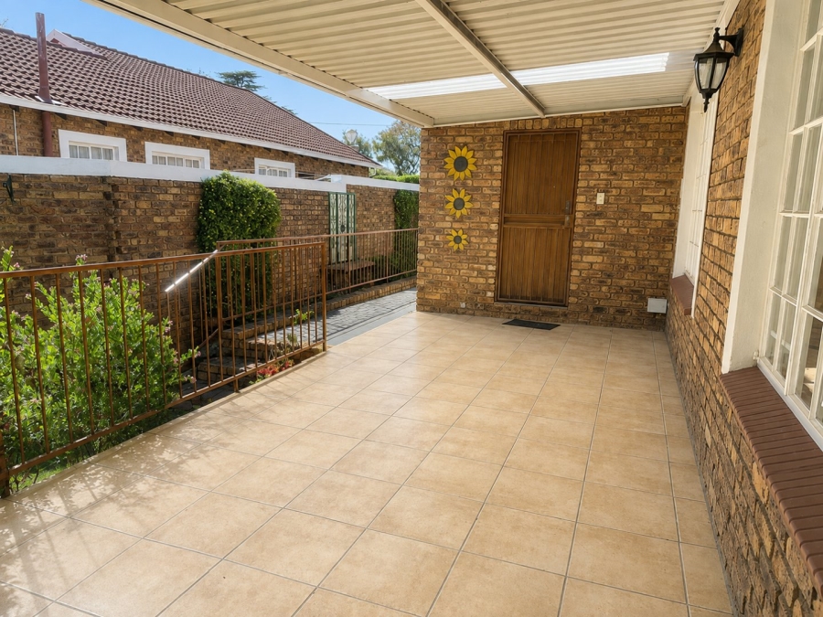 2 Bedroom Property for Sale in Honeydew Manor Gauteng