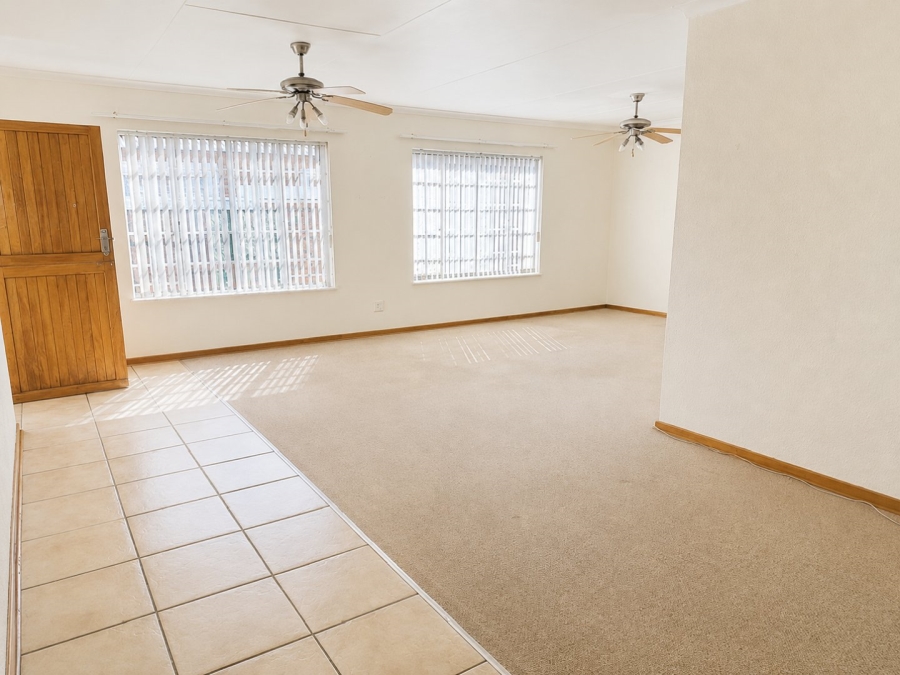 2 Bedroom Property for Sale in Honeydew Manor Gauteng