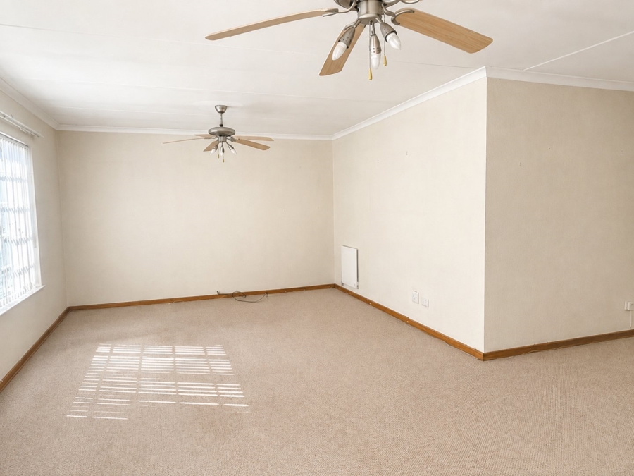 2 Bedroom Property for Sale in Honeydew Manor Gauteng