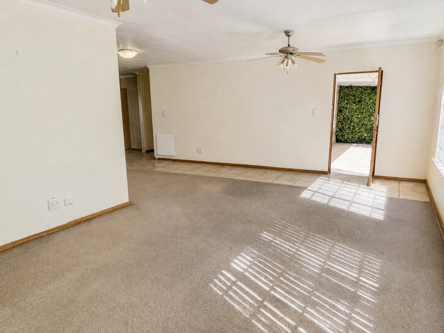 2 Bedroom Property for Sale in Honeydew Manor Gauteng