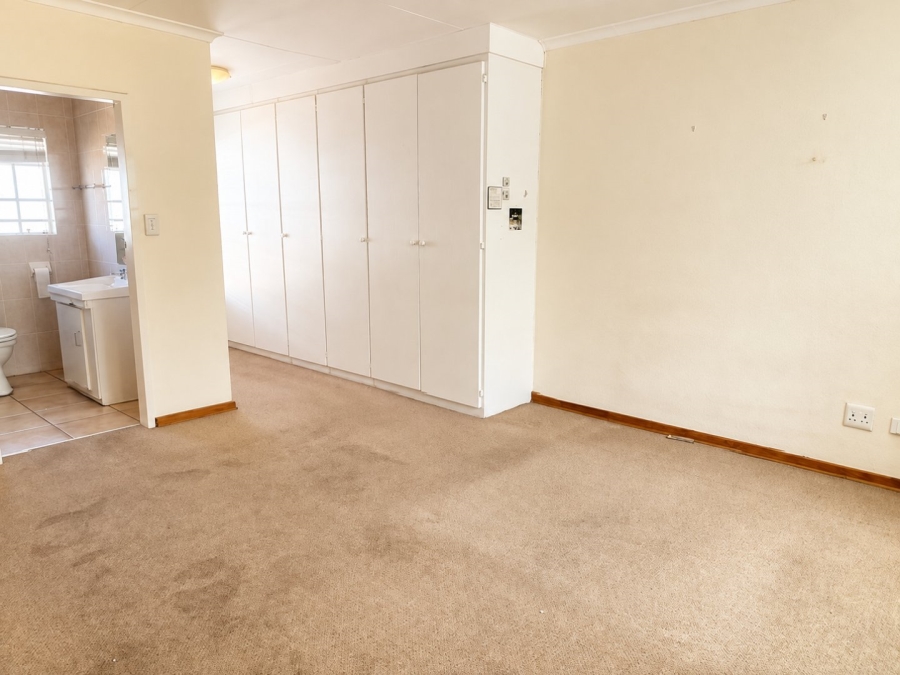 2 Bedroom Property for Sale in Honeydew Manor Gauteng