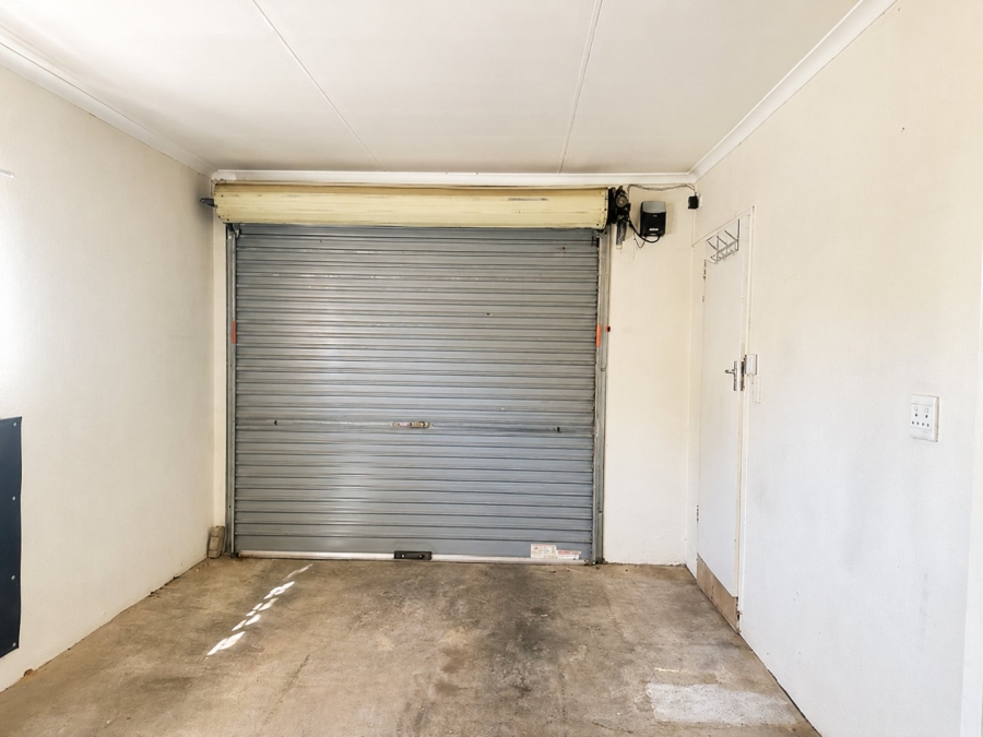 2 Bedroom Property for Sale in Honeydew Manor Gauteng