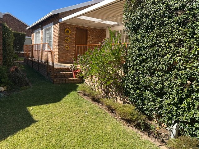 2 Bedroom Property for Sale in Honeydew Manor Gauteng