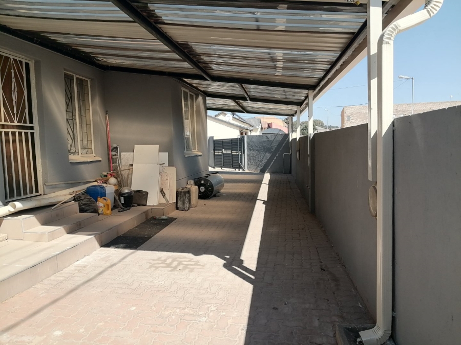 3 Bedroom Property for Sale in Ebony Park Gauteng