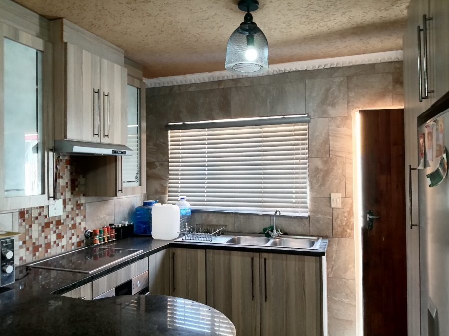 3 Bedroom Property for Sale in Ebony Park Gauteng