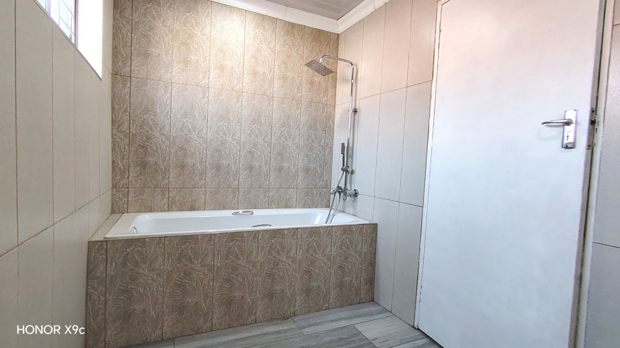 3 Bedroom Property for Sale in Rothdene Gauteng