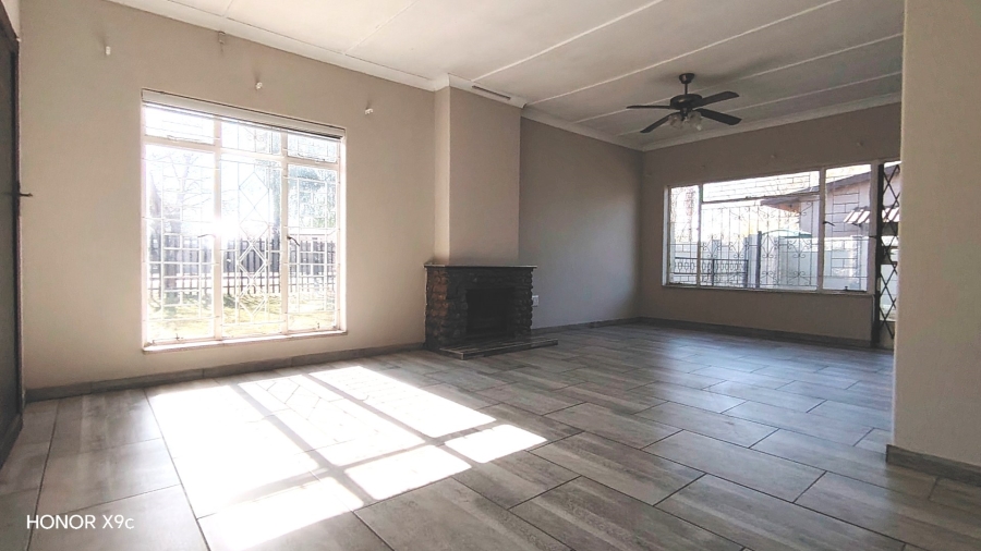 3 Bedroom Property for Sale in Rothdene Gauteng