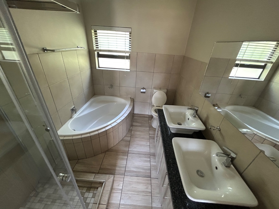 To Let 3 Bedroom Property for Rent in Kyalami Hills Gauteng