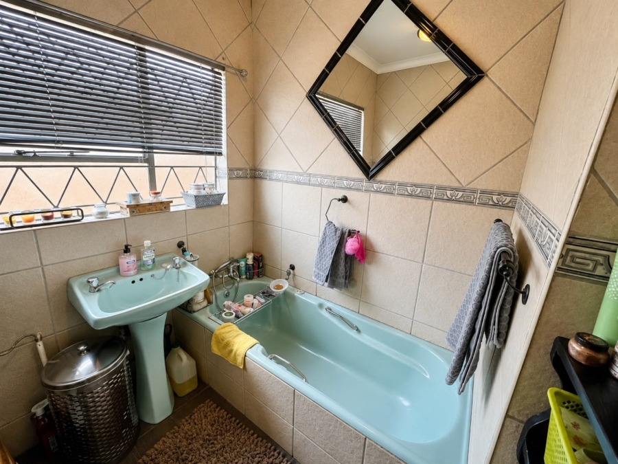 4 Bedroom Property for Sale in Elspark Gauteng