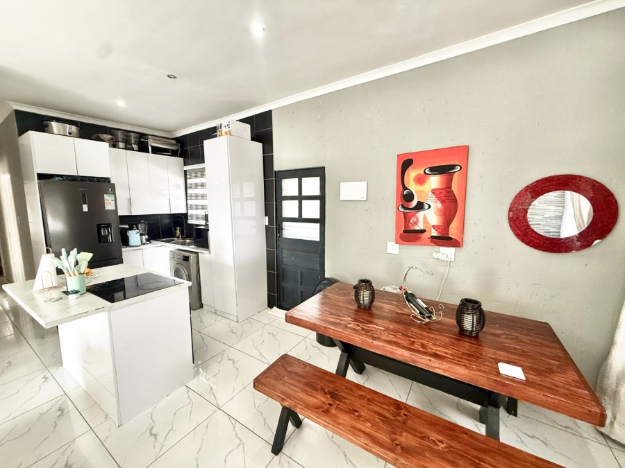 3 Bedroom Property for Sale in Fleurhof Gauteng
