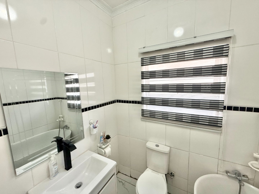 3 Bedroom Property for Sale in Fleurhof Gauteng