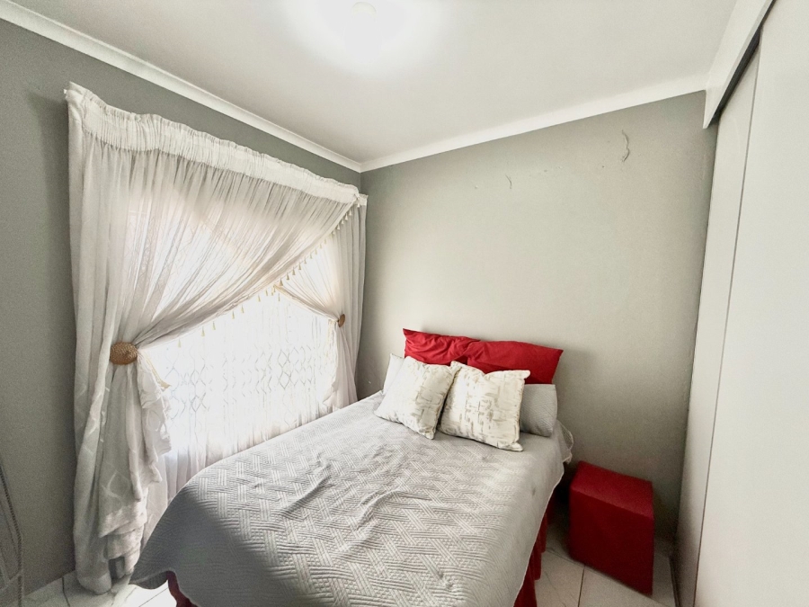 3 Bedroom Property for Sale in Fleurhof Gauteng