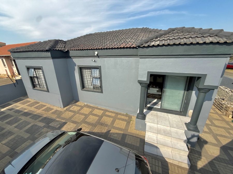 3 Bedroom Property for Sale in Fleurhof Gauteng
