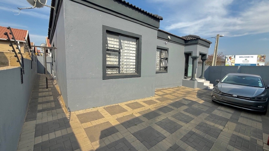 3 Bedroom Property for Sale in Fleurhof Gauteng