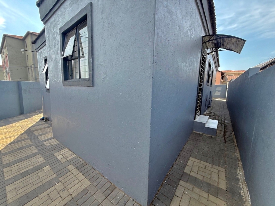 3 Bedroom Property for Sale in Fleurhof Gauteng
