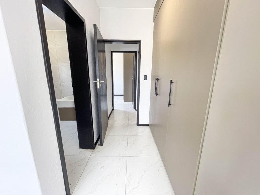 3 Bedroom Property for Sale in Broadacres Gauteng