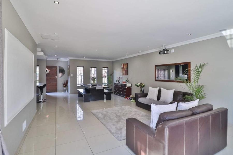 4 Bedroom Property for Sale in The Reeds Gauteng