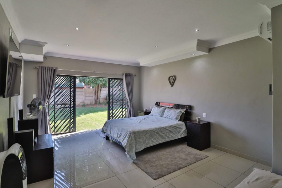 4 Bedroom Property for Sale in The Reeds Gauteng