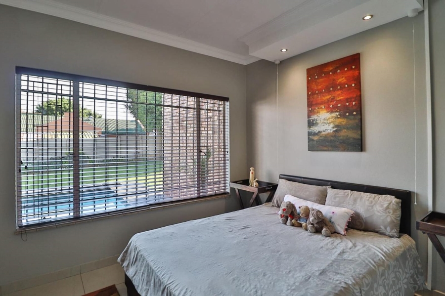 4 Bedroom Property for Sale in The Reeds Gauteng