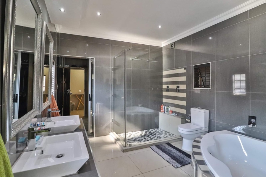 4 Bedroom Property for Sale in The Reeds Gauteng